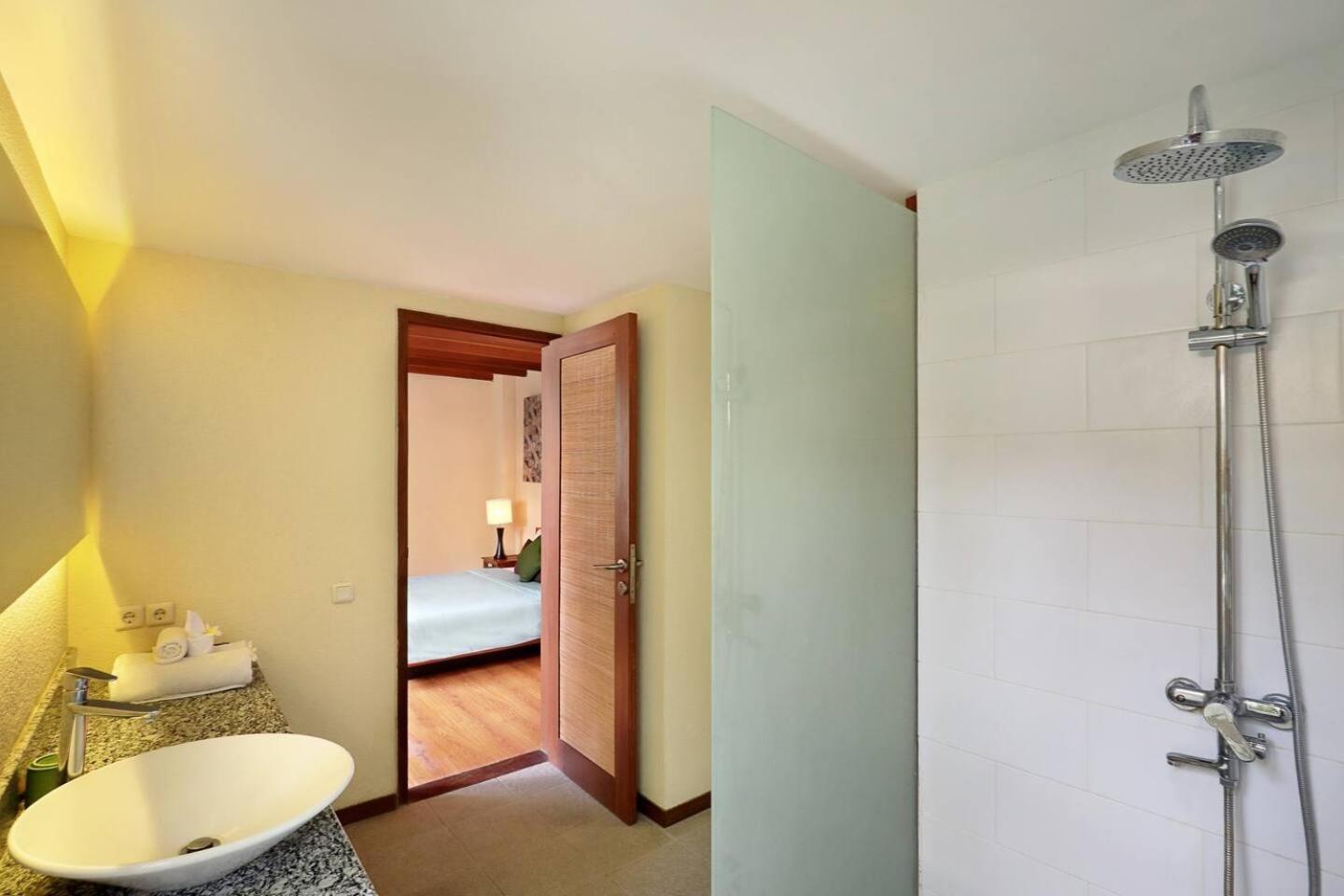 סמיניאק Super Value 4 Bedroom, Walk To Bintang Supermarket מראה חיצוני תמונה