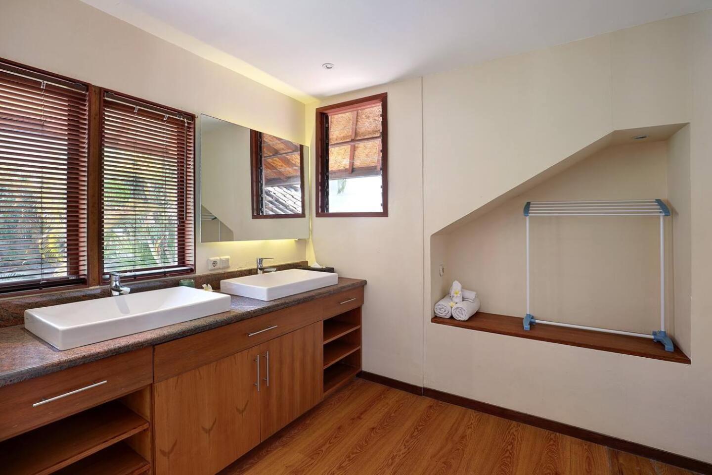 סמיניאק Super Value 4 Bedroom, Walk To Bintang Supermarket מראה חיצוני תמונה