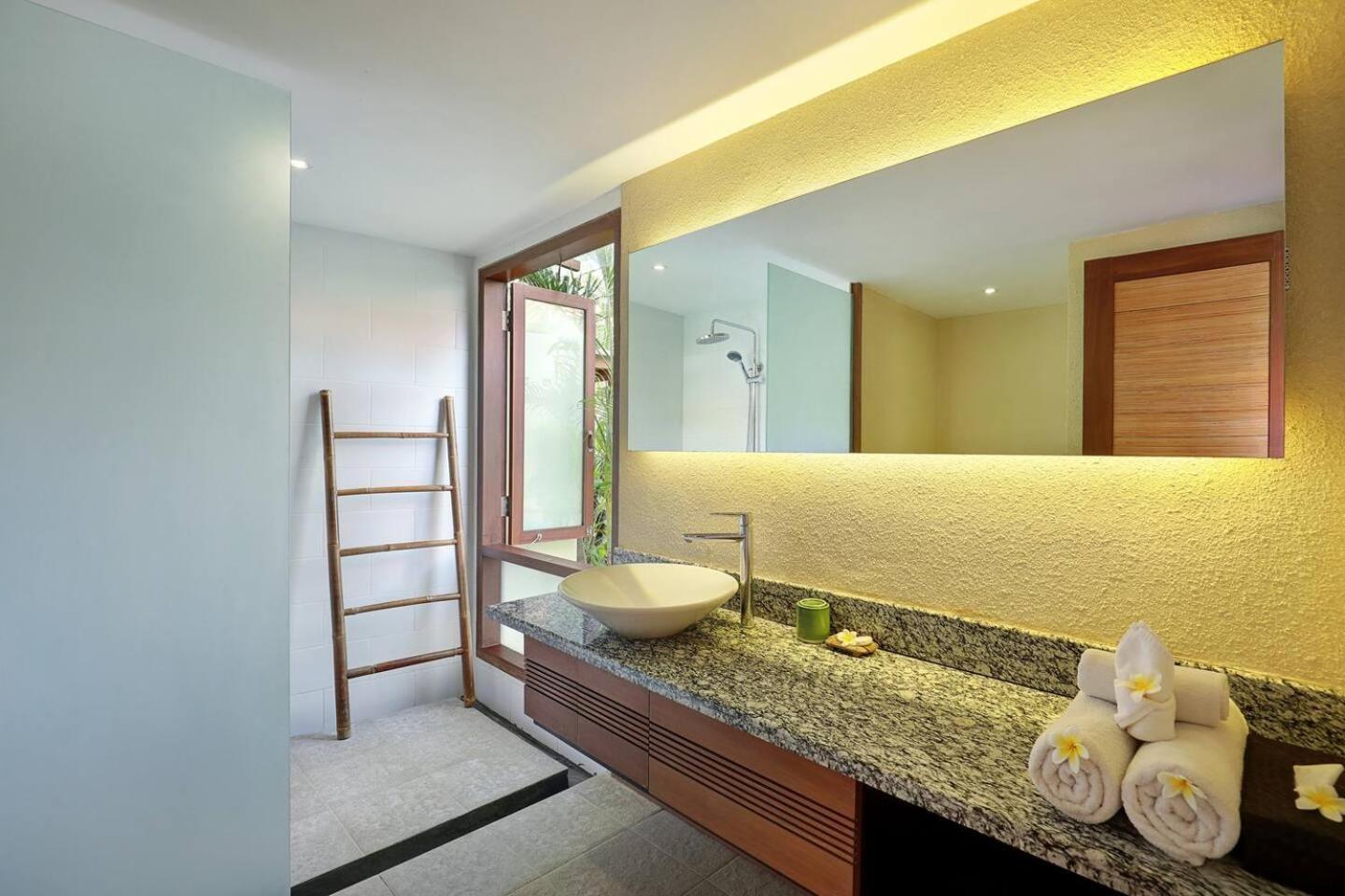 סמיניאק Super Value 4 Bedroom, Walk To Bintang Supermarket מראה חיצוני תמונה