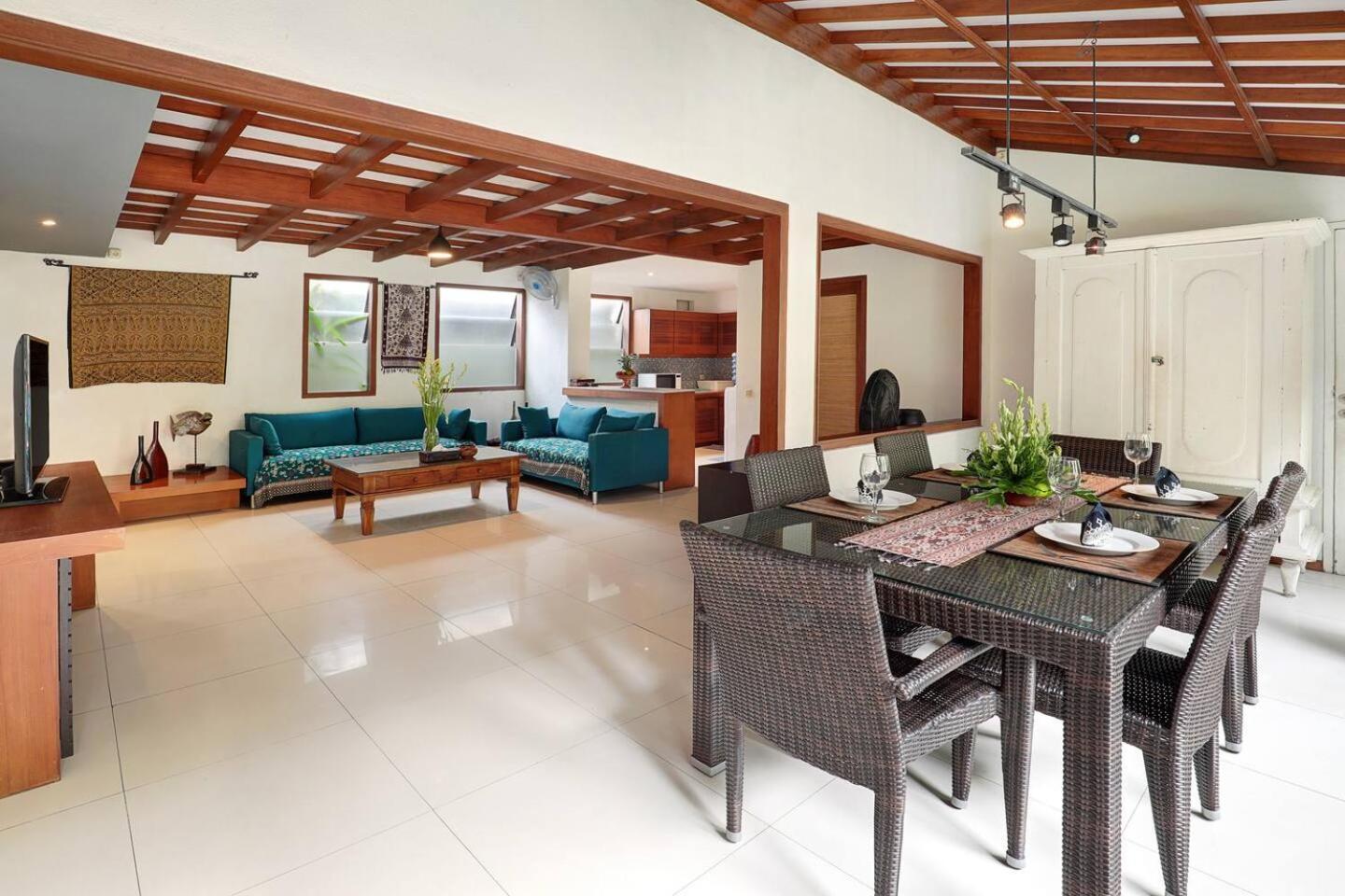 סמיניאק Super Value 4 Bedroom, Walk To Bintang Supermarket מראה חיצוני תמונה